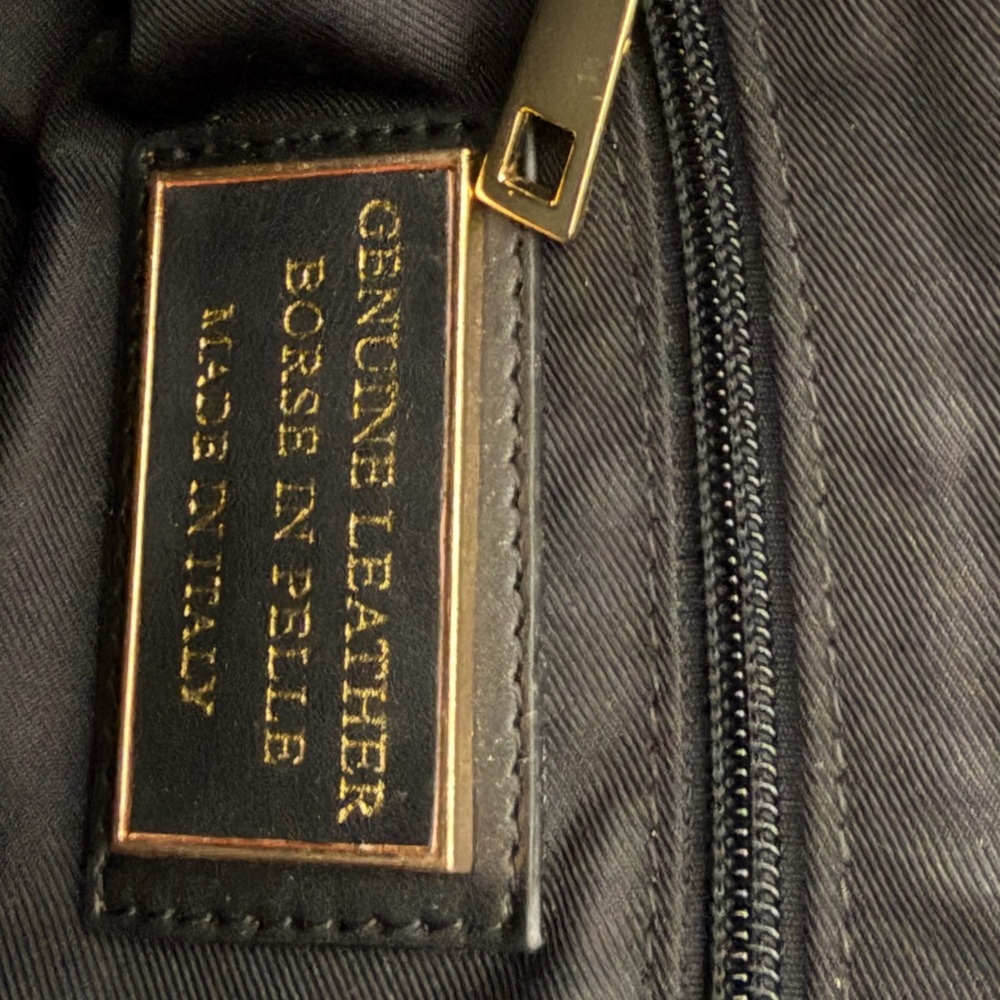 Vintage leather shoulder/crossbody bag by Centaurea. Made in Italy, Like New - Picture 9 of 11